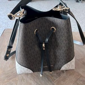 Michael Kors Bucket Bag